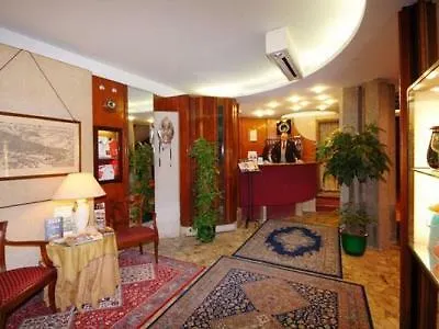 فندق أمباسادور تري روز البندقية