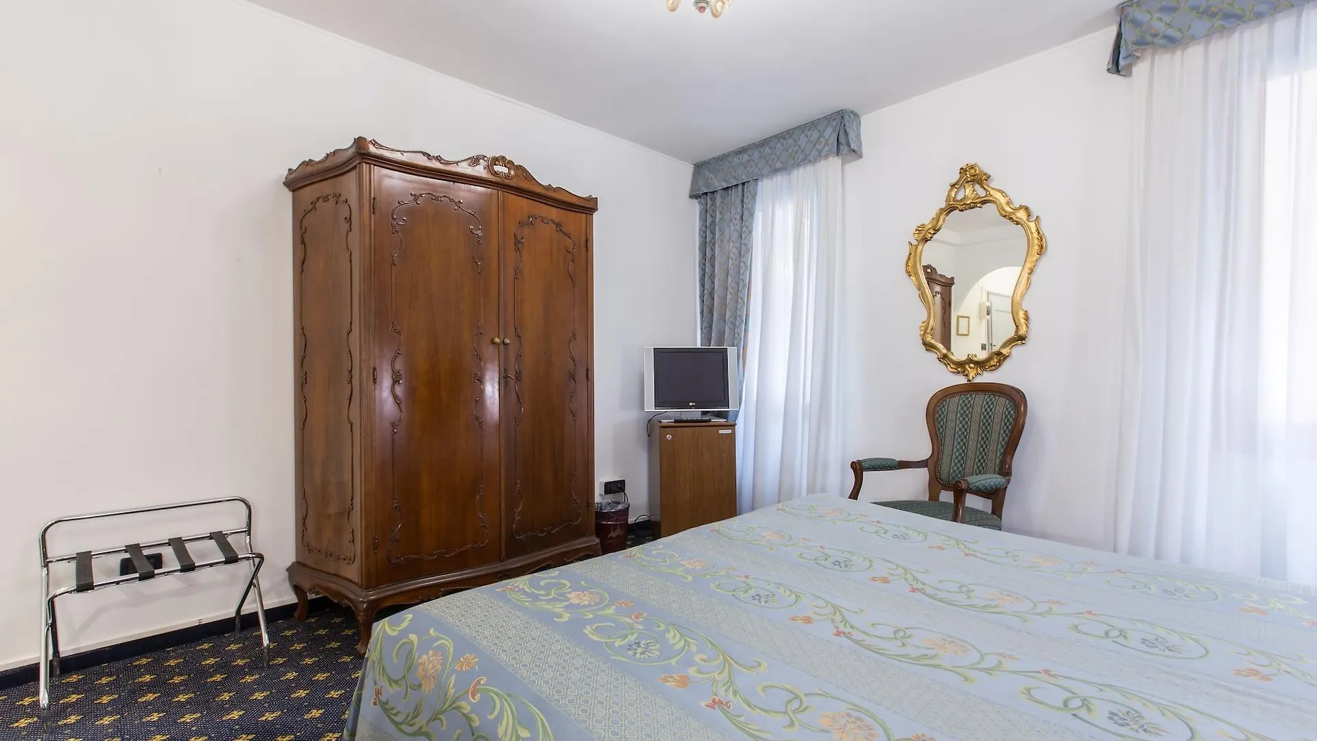 Ambassador Tre Rose Hotel Veneza