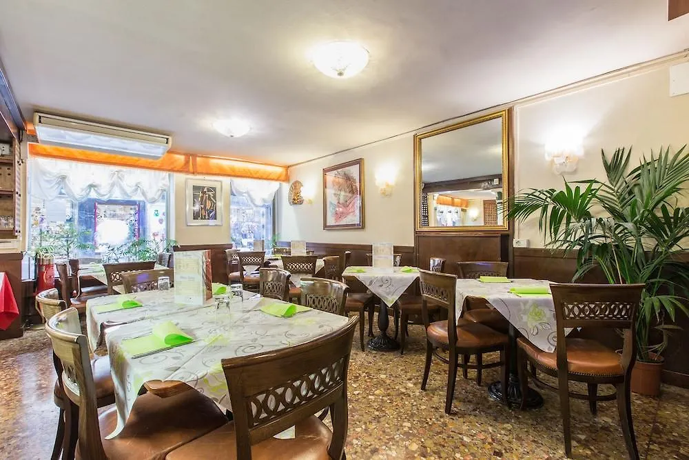 Ambassador Tre Rose Hotel Veneza Itália