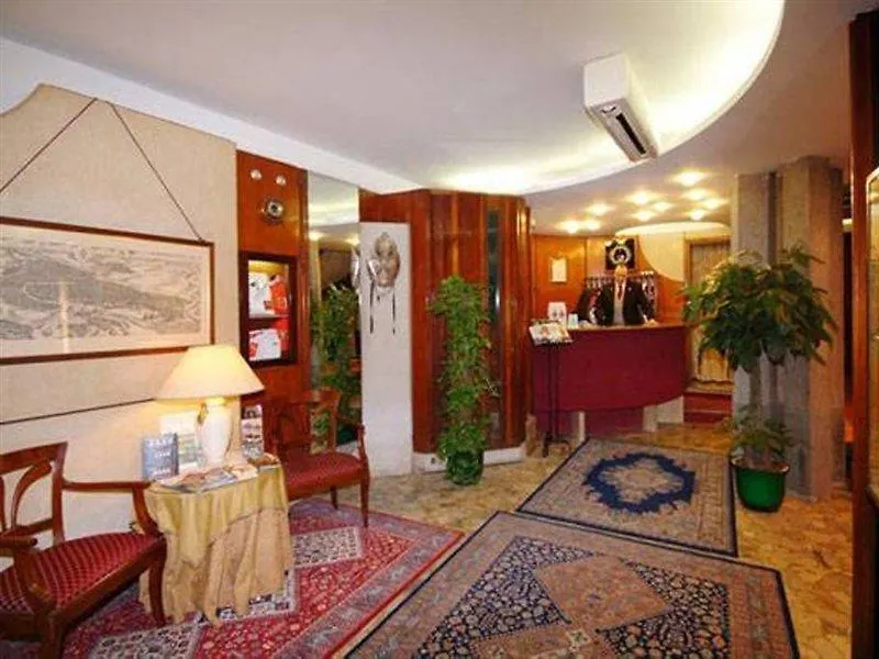 ***  Ambassador Tre Rose Hotel Veneza Itália