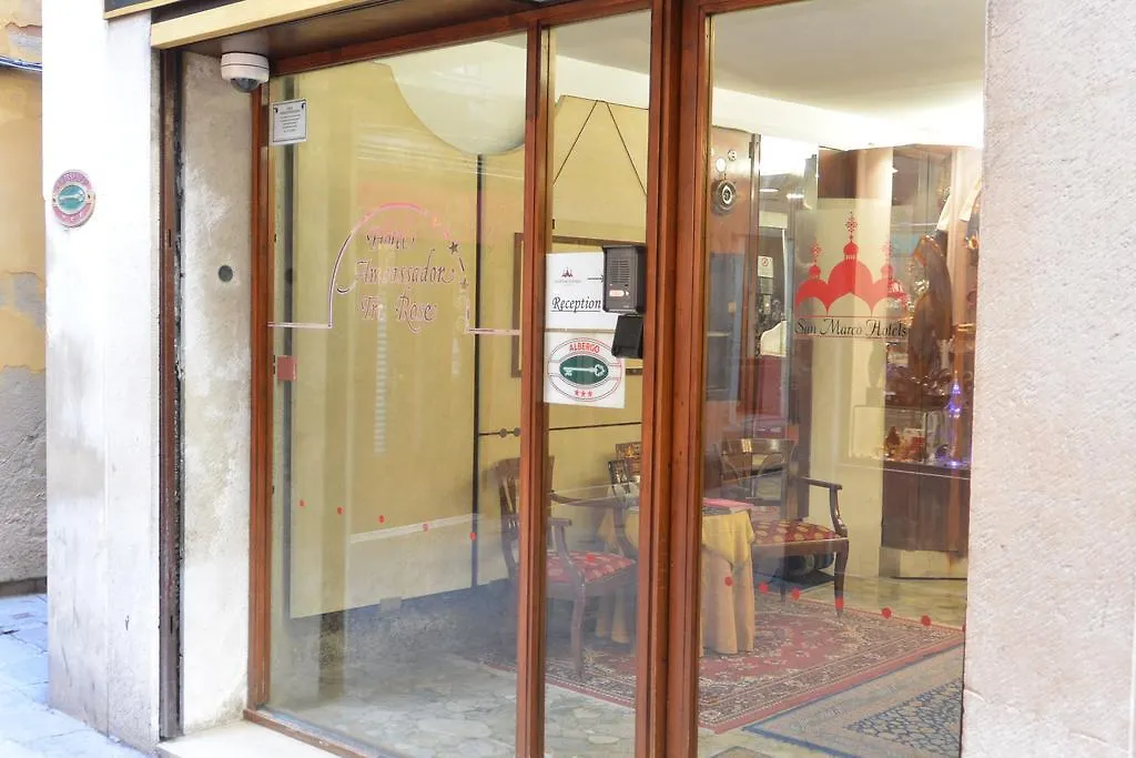 Ambassador Tre Rose Hotel Veneza 3*,