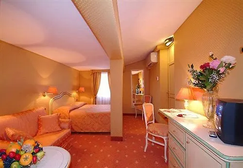 Ambassador Tre Rose Hotel Veneza
