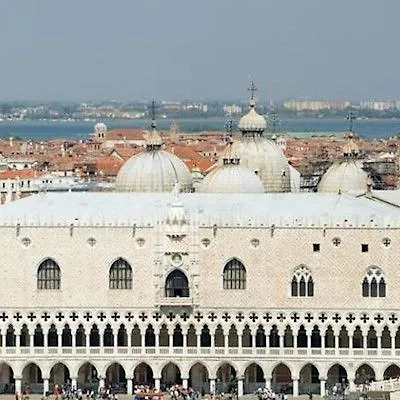 Ambassador Tre Rose Hotel Veneza