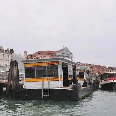 Ambassador Tre Rose Hotel Veneza