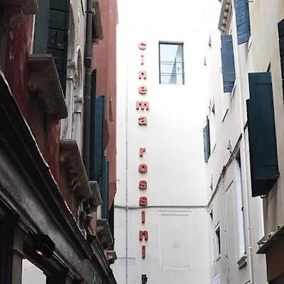 ホテル アンバサダー トレ ローゼ ヴェネツィア イタリア